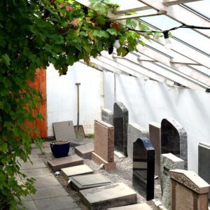 Gravstenar i utställning