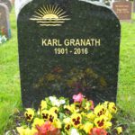 Exempel mörk labrador gravsten