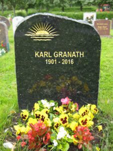 Exempel mörk labrador gravsten