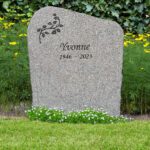 Exempel röd bohusgranit gravsten