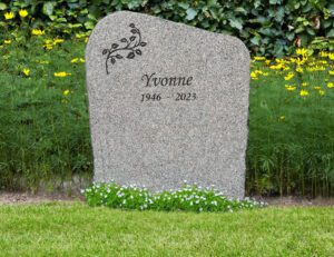 Exempel röd bohusgranit gravsten