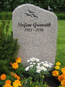 Exempel röd bohusgranit gravsten